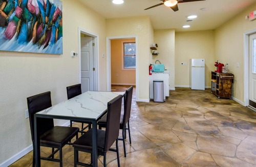 Newton Apartment | 2 Mi to Main St: Newton Guest House