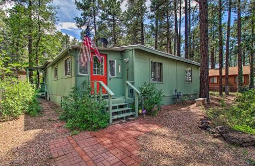 Pinetop-Lakeside House | 2 Mi to Rainbow Lake: Woodsy Retreat w/Deck!