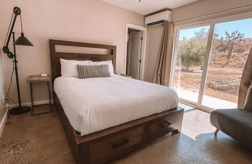 Yucca Valley House | 2 Private Homes on 10 Acres - Pipes Canyon Retreat