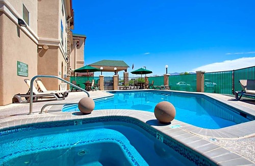 Barrio Hollywood Hotel | 2-Star Hotel ∙ Country Inn & Suites by Radisson, Tucson City Center, AZ