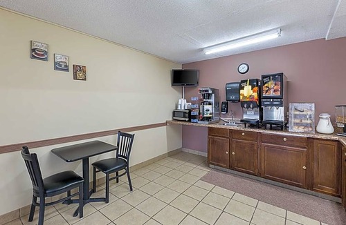 Beatrice Hotel | 2-Star Hotel ∙ Americas Best Value Inn Beatrice