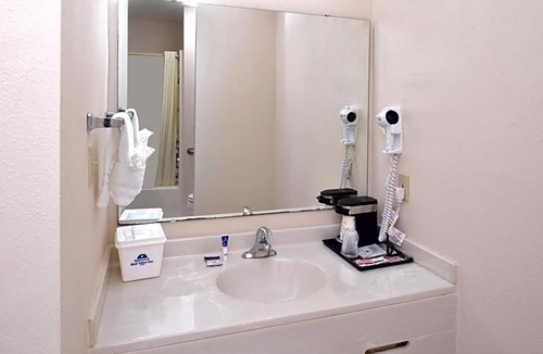 Sullivan Hotel | 2-Star Hotel ∙ Americas Best Value Inn Sullivan