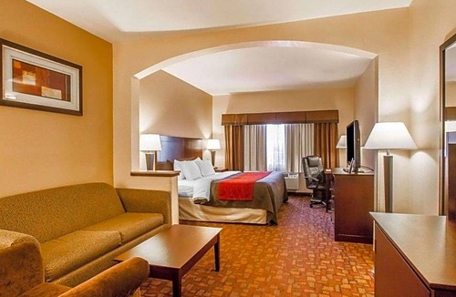 Sierra Vista Hotel | 2-Star Hotel ∙ Comfort Inn & Suites Sierra Vista near Ft Huachuca