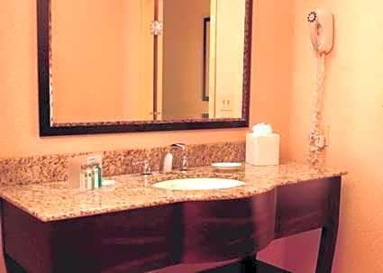 Brigham City Hotel | 2-Star Hotel ∙ Hampton Inn Brigham City