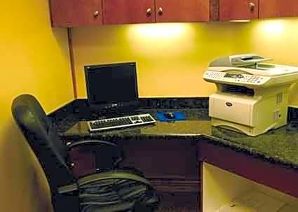 Brigham City Hotel | 2-Star Hotel ∙ Hampton Inn Brigham City