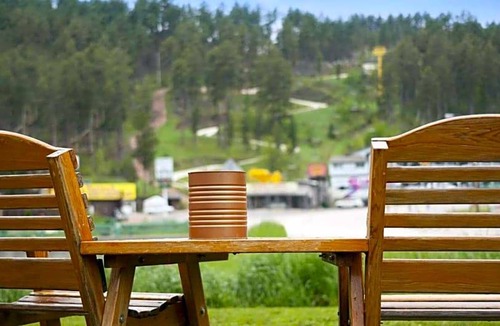 Keystone Hotel | 2-Star Hotel ∙ Magnuson Grand Rushmore View