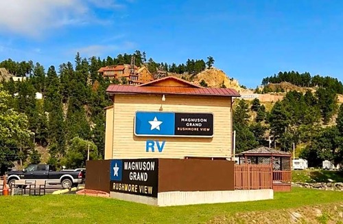 Keystone Hotel | 2-Star Hotel ∙ Magnuson Grand Rushmore View