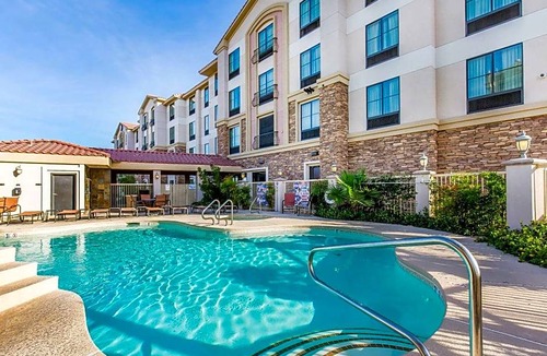 Whitney Ranch Hotel | 2-Star Hotel ∙ Comfort Inn & Suites Henderson - Las Vegas