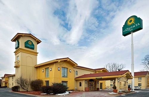 North Central Omaha Hotel | 2-Star Hotel ∙ La Quinta Inn by Wyndham Omaha West