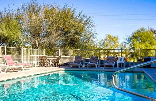 Green Valley Hotel | 2-Star Hotel ∙ Comfort Inn Green Valley I-19