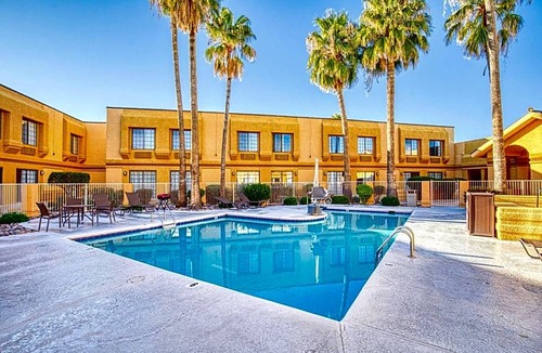Green Valley Hotel | 2-Star Hotel ∙ Best Western Green Valley Inn