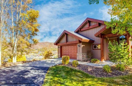Pinebrook House | 2-story duplex in great location with private balcony mountain views fireplace