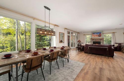 Old Town Apartment | 20 Trademark- Minutes to Base