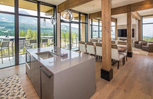 Big Sky Apartment | 202 LakeLodge