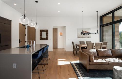 Big Sky Apartment | 204 LakeLodge