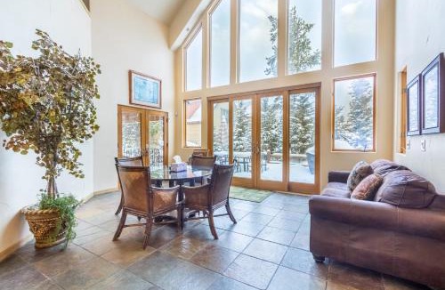 Frisco House | 213 County Road 1041 : 3 600