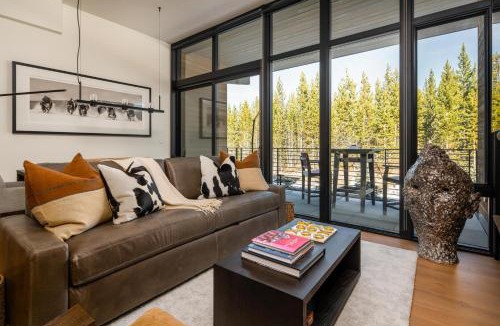 Big Sky Apartment | 215 LakeLodge