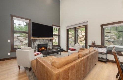 Fraser House | 220 Quill Way