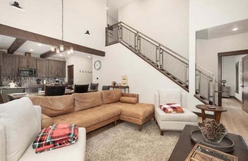 Fraser House | 220 Quill Way