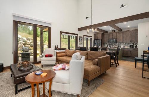 Fraser House | 220 Quill Way