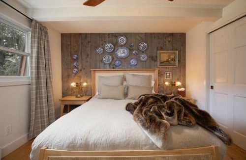 Vail House | 2456 Chamonix B2