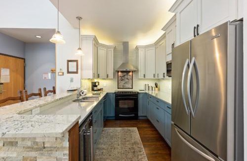 Mountain House Apartment | 2708 Chateaux DMont condo