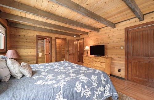 Granby House | 273 Fallen Rock