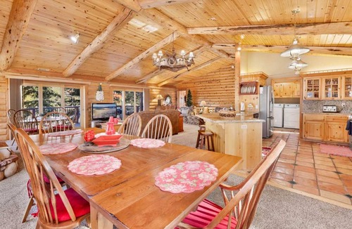 Ironwood Estates Cabin | 277 m² House ∙ 4 bedrooms ∙ 12 guests