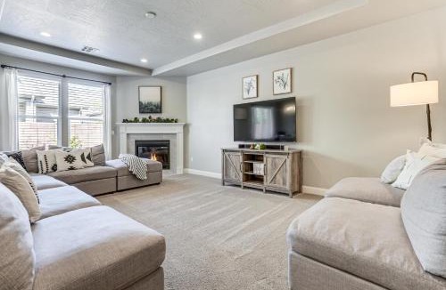 Sienna Hills House | 28 Mi to Zion Nat’l Park: Modern Washington Home
