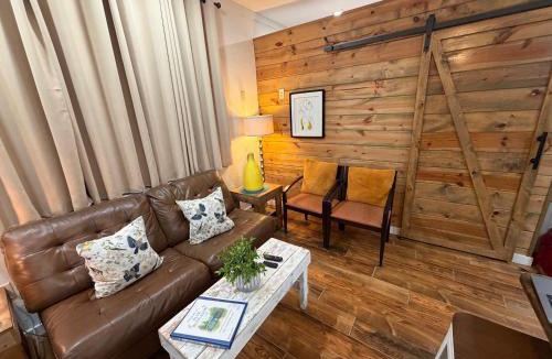 Hot Springs House | 2Bdrm Villa Near Garvan Gardens with Fire Pits & Decks