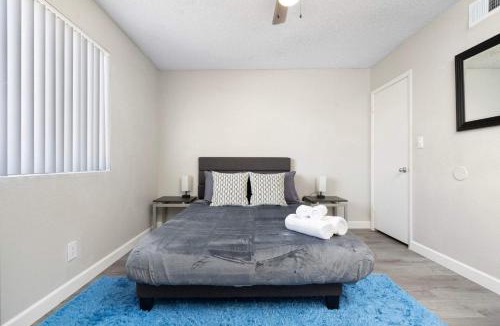 Tempe Apartment | 2BR Charming Mesa Stay Sleeps 4 Near Downtown
