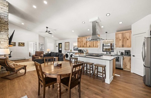Twin Lakes House | 2BR New Home in Twin Lakes Views Pet Friendly