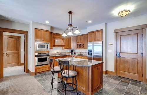 River Run Condo | 2Br Ski-in/Ski-out on mountain~Lone Eagle 3008~Kids Ski Free