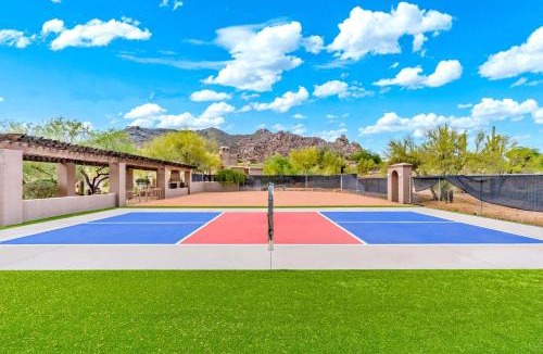Carefree House | 2BR Stylish Desert Casita with Workspace Mtn Views