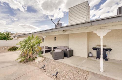 Residential Estates House | 3,000 Sq Ft & Large Yard! 5BR Lake Havasu Home