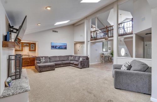 Residential Estates House | 3,000 Sq Ft & Large Yard! 5BR Lake Havasu Home