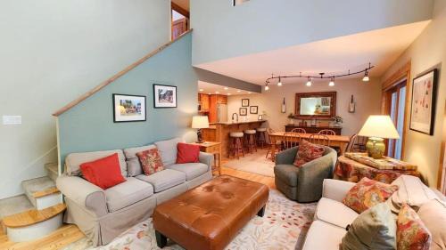 Warrior's Mark House | 3 BDR Mountain Home with Hot Tub Minutes to Lifts