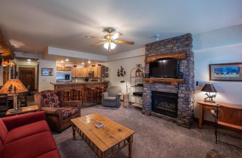 Mount Crested Butte Apartment | 3 Br- Sleeps 8 with Jetted Tub - No CF