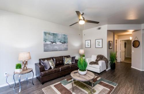 Paradise Valley Village House | 3 BR - TPC Golf, Shopping & Dining 3 miles with Parking -1025