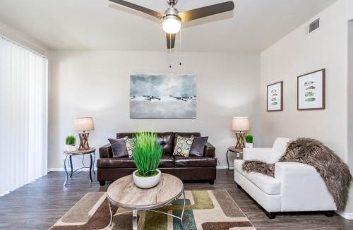Paradise Valley Village House | 3 BR - TPC Golf, Shopping & Dining 3 miles with Parking -1025