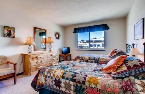 Mount Crested Butte Apartment | 3 Br Unit With Fireplace & Mountain Views Condo
