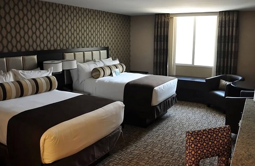 Sunrise Manor Hotel | 3 Gold Tower Premier Doubles at Golden Nugget Las Vegas, Pool, Nightlife!
