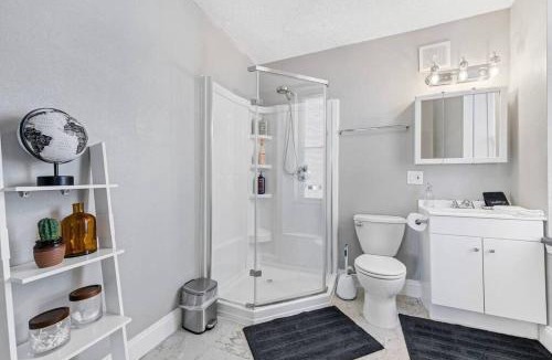 Downtown St. Louis House | 3 King Beds/3Baths Spacious