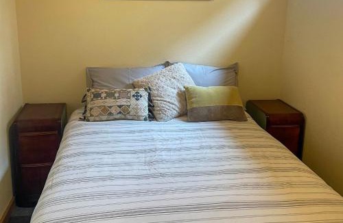 Hot Springs House | 3 Mi to Dtwn: Mtn-View Retreat in Hot Springs!