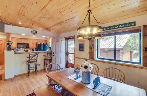 Show Low House | 3 Mi to Fool Hollow Lake: Cozy Cabin w/Fire Pit