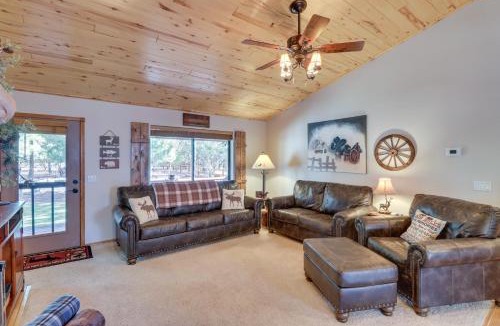 Show Low House | 3 Mi to Fool Hollow Lake: Cozy Cabin w/Fire Pit