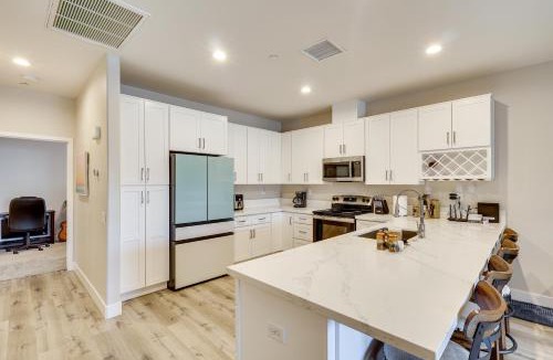 Lake Havasu City House | 3 Mi to Lake Havasu: Condo w/Mountain & Lake View