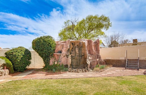 Page House | 3 Mi to Lake Powell: Home w/Hot Tub & Waterfall