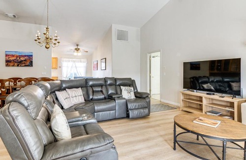 Page House | 3 Mi to Lake Powell: Home w/Hot Tub & Waterfall