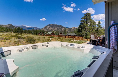 Estes Park House | 3 Mi to RMNP! Mtn-View Retreat in Estes Park